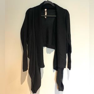 Lululemon cropped sweater black size 10